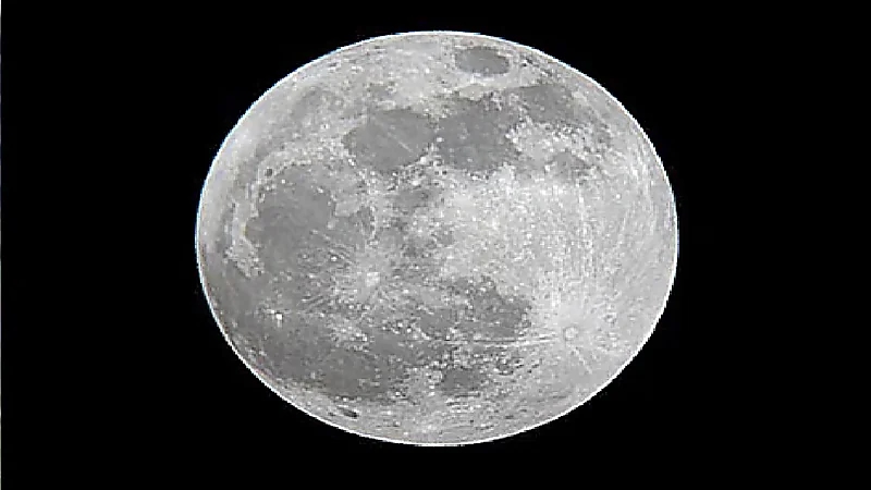 فلكية جدة ترصد البدر اليوم في ظاهرة فلكية