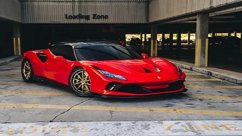 إجراء تعديلات على سيارة فيراري F8 تريبوتو