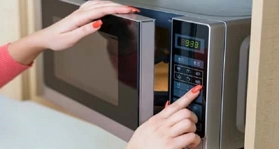 دراسة: " الميكرويف " يضر بالبيئة مثل عوادم السيارات
