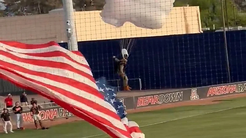 إصابة مظليين إثر هبوط عنيف خلال عرض جوي.. فيديو