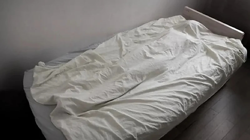 رجل يحتفظ بجثة والده خوفا من انقطاع المعاش!