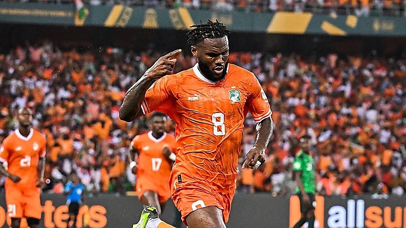 لاعبا الفيحاء والأهلي ضمن تشكيلة إفريقيا المثالية