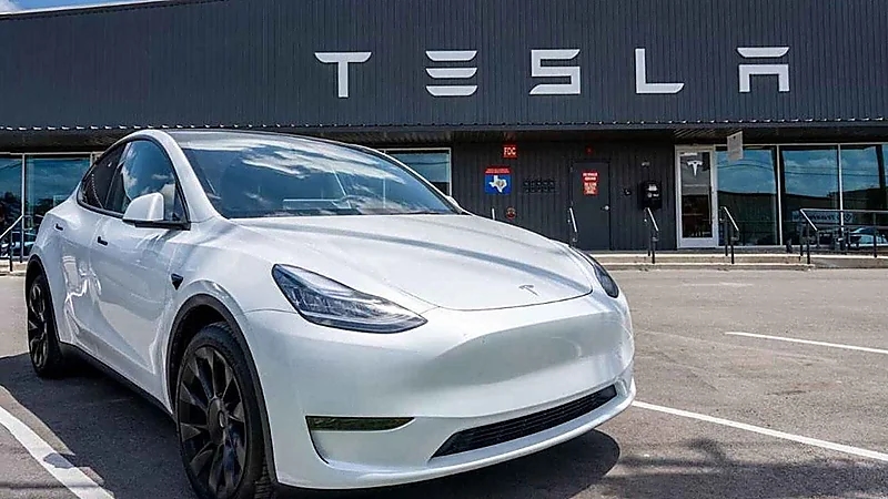 تسلا تعلن عن بدء عملياتها الرسمية في المملكة