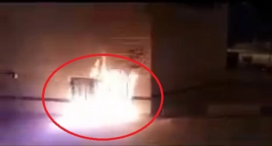 شاهد.. حرق الحوزة العلمية ومقر الباسيج في " مباركة " الإيرانية