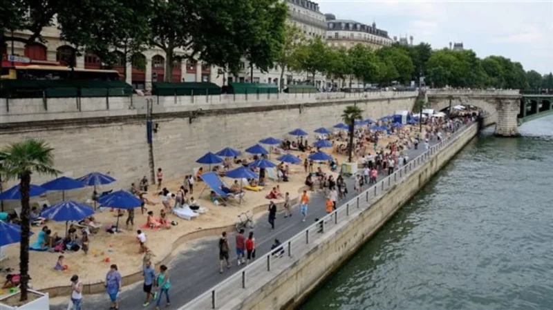 سائحة تتعرض للإغتصاب في مرحاض عام بباريس