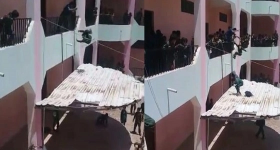 بالصور.. مدير مدرسة يرمي الطلاب من الدور الثاني لمعاقبتهم