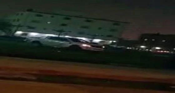 بالفيديو ..شاب يمارس التفحيط في حديقة عامة ويتلف الأعشاب بالرياض