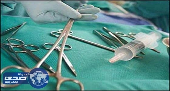 طبيب يقطع العضو الذكري لطفل رضيع أثناء عملية ختان بأبو عريش