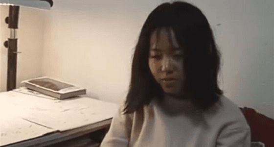 بالفيديو.. مراهقة تزيد وزنها لإنقاذ حياة والدها