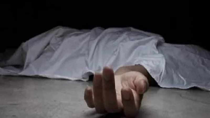 ثلاثيني يقتل زوجته بـ ساطور ويقطع أصابعها