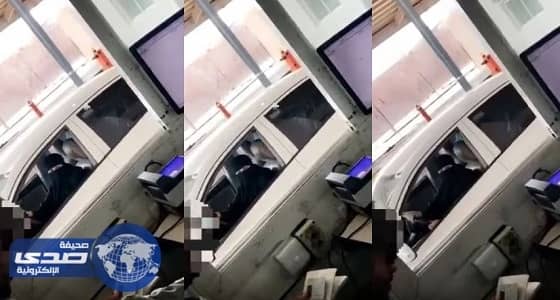 بالفيديو.. تفاصيل مقطع عبور سيدة مصرية منفذ الدرة وهي تقود سيارتها