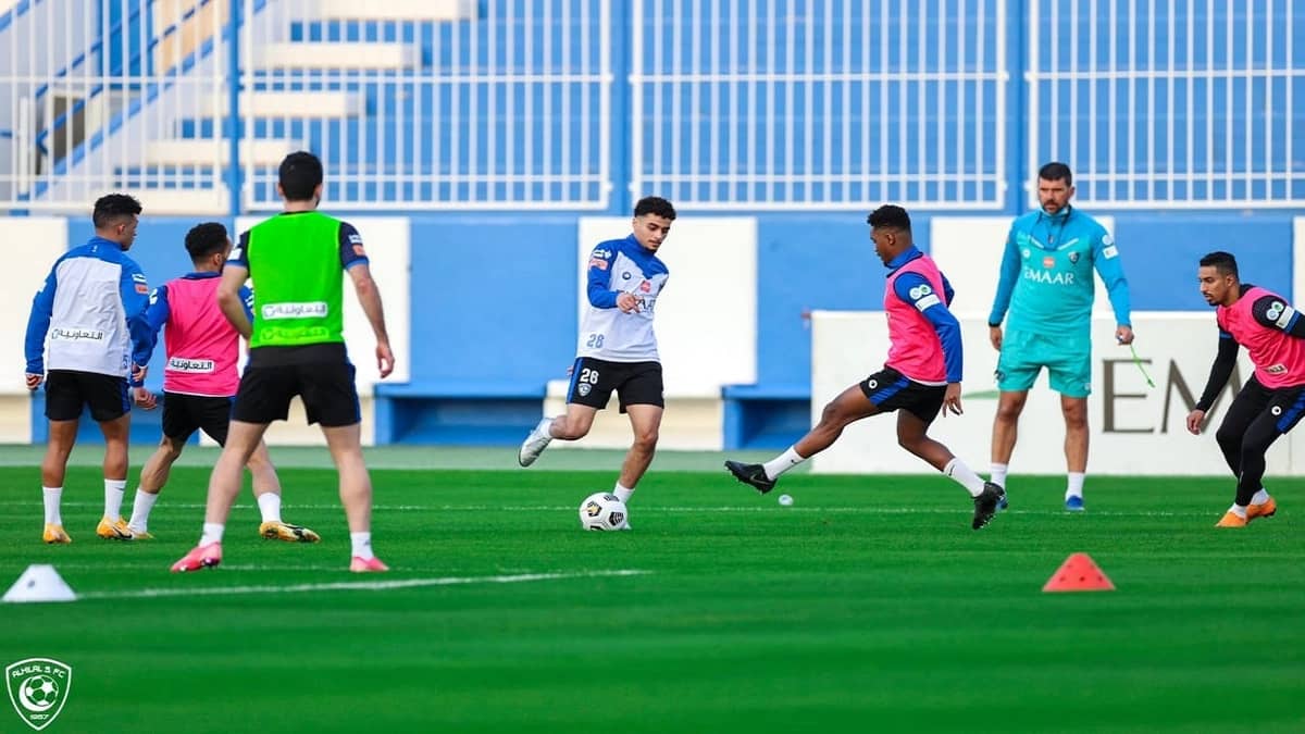 بالفيديو .. زوجة بايدن ترتكب خطأ لفظي في مؤتمر صحفي