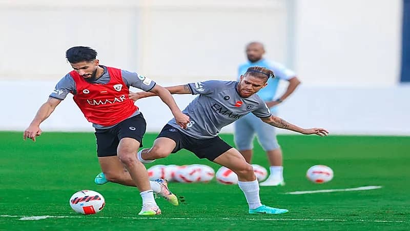 بالصور..  الهلال يستأنف تدريباته استعدادا لمواجهة الرائد 