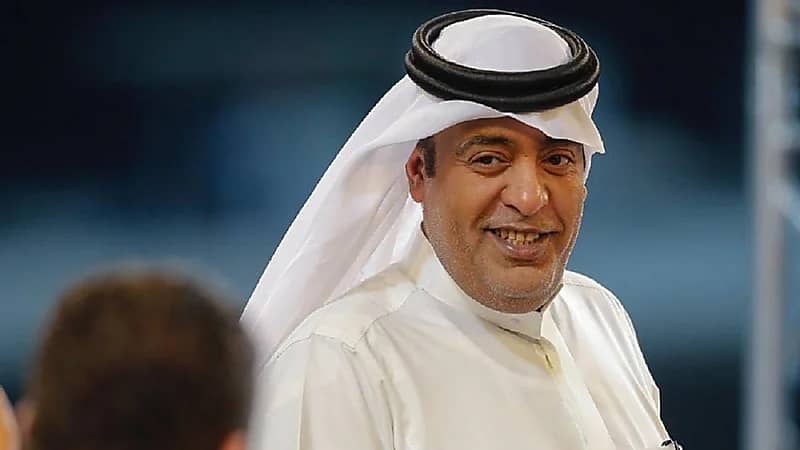 في مشهد عفوي.. ولي العهد يقبّل جبين طفل لدى زيارته لإكسبو دبي 2020