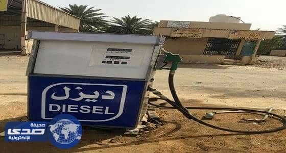 بلاغ مواطن يقود التجارة لضبط محطة وقود تخلط البنزين في بريدة