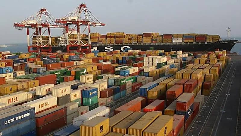 صادرات السلع غير النفطية تسجل أعلى رقم شهري في تاريخها في يونيو الماضي