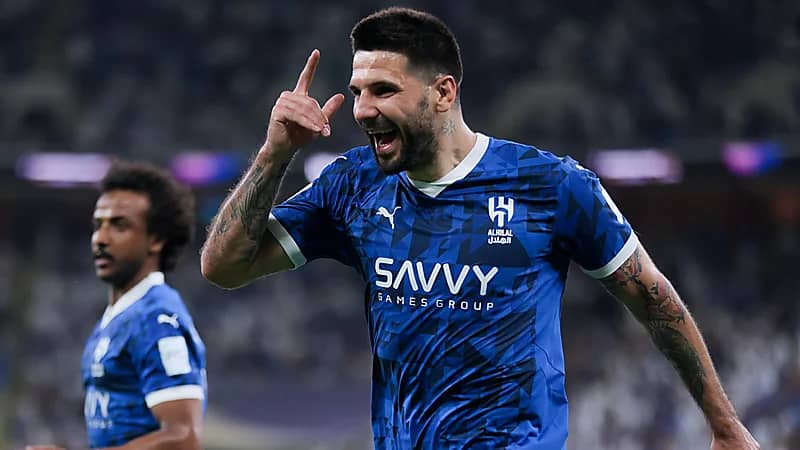 الهلال يكتسح غوانغجو بسباعية ويتأهل لنصف النهائي .. فيديو وصور