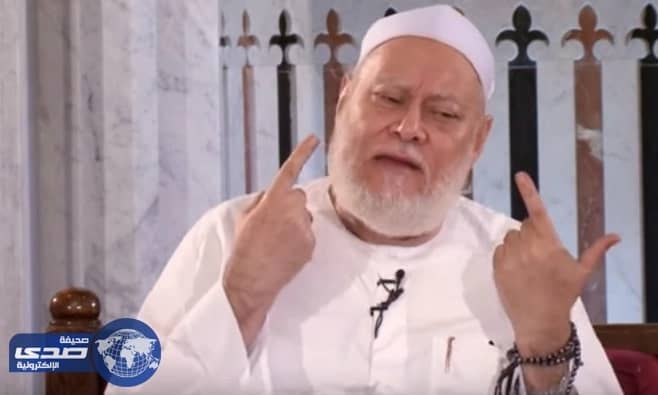 مفتي مصر السابق: لا مانع من مصافحة المرأة الأجنبية