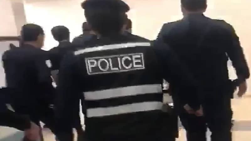 ضبط شخص بأحد المستوصفات وهو في حالة غير طبيعية