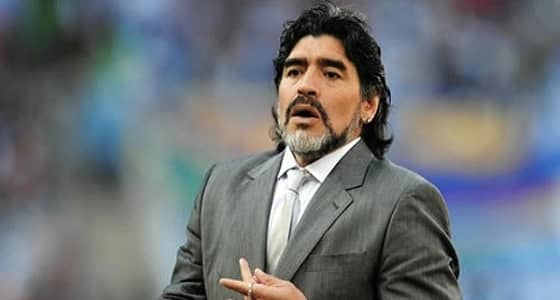 مارادونا يسخر من تصريح " رونالدو " بأنه الأفضل في التاريخ