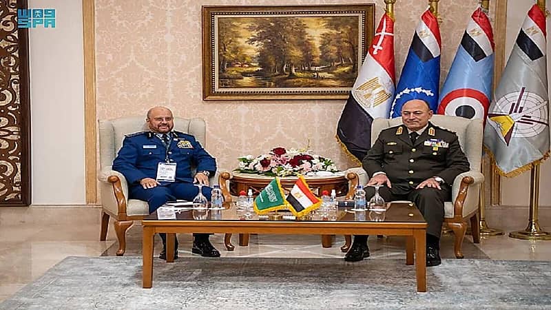 نيابة عن ولي العهد..رئيس هيئة الأركان العامة يحضر فعاليات افتتاح معرض "إيديكس 2021" بمصر