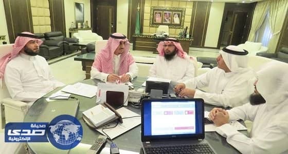 بالفيديو.. أحد مرابطي الحد الجنوبي يحمل شهيدا رغم إصابته