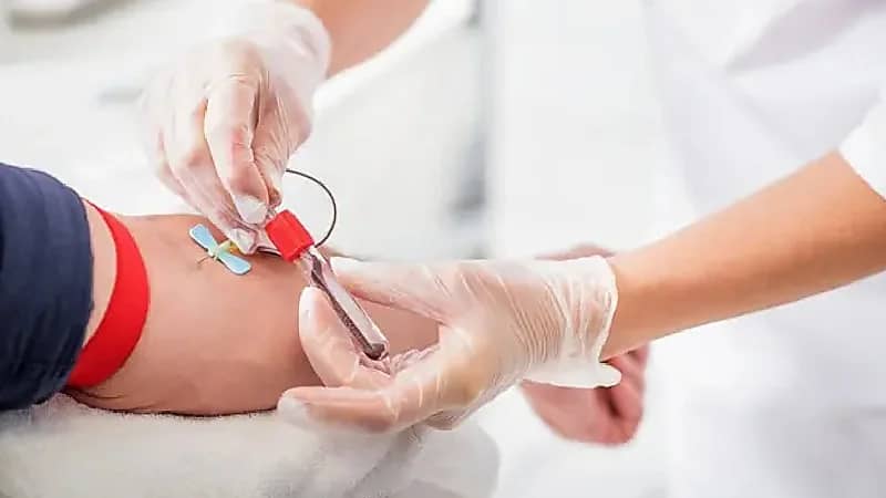 منح ميدالية الاستحقاق من الدرجة الثالثة لـ 304 متبرعين بالدم