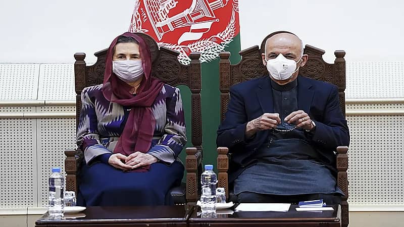 صور.. قرينة الرئيس الأفغاني تلفت الأنظار: "لبنانية ولم تكن مسلمة"