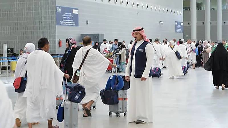 الأقمار الصناعية ترصد أعداد هائلة لطائرات الحجاج .. فيديو