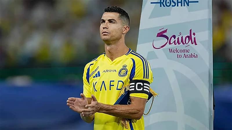 رونالدو يغادر الرياض