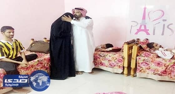 بالصور.. معاناة مواطنة مع إعاقة أبنائها الثلاث