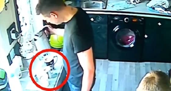 بالفيديو.. روح شريرة تثير رعب عائلة داخل المنزل