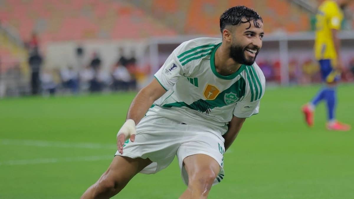 الأهلي يهزم الغرافة برباعية .. صور