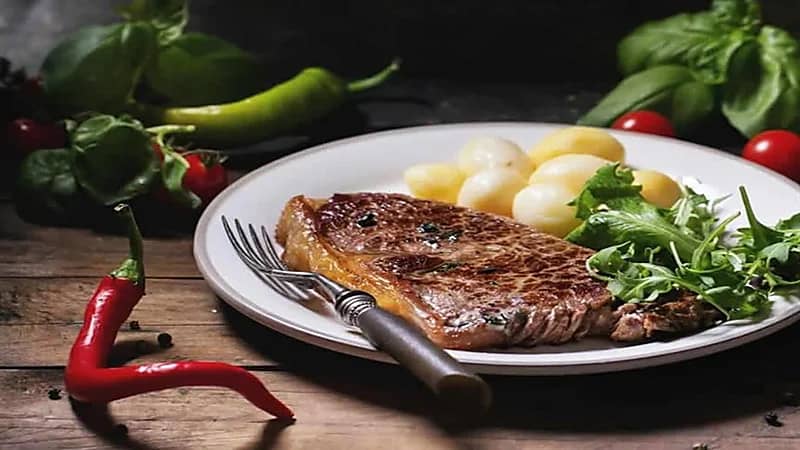 دراسة : نقص البروتين في الأطعمة يؤدي إلى الإصابة بالسمنة