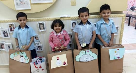 بالصور.. " الرعاية الإجتماعية " بمكة يستقبل أطفال الروضة لإسعاد المسنات