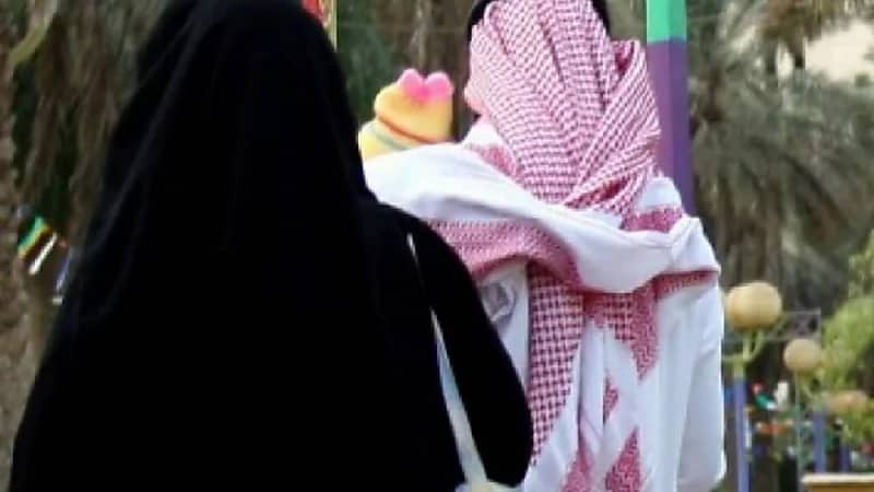"المستشار القانوني" يُجيب عن الاستفسار بشأن منع الطليقة الطفلة عن والدها