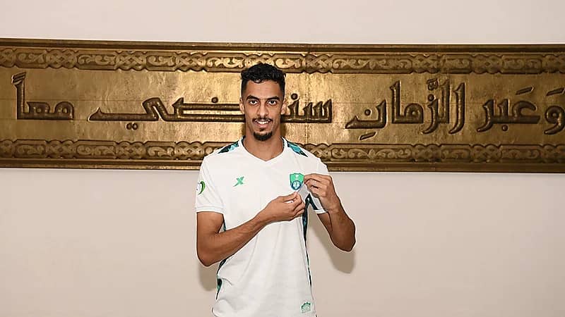 نيوم يتفق على شراء المدة المتبقة من عقد علي الأسمري