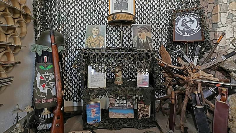 مكالمة مجهولة تقود الشرطة للعثور على مذبح نازي