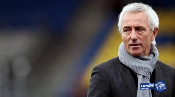 شاهد بالفيديو: طفلة تنجو بأعجوبة بعد أن مرت سيارة من فوقها