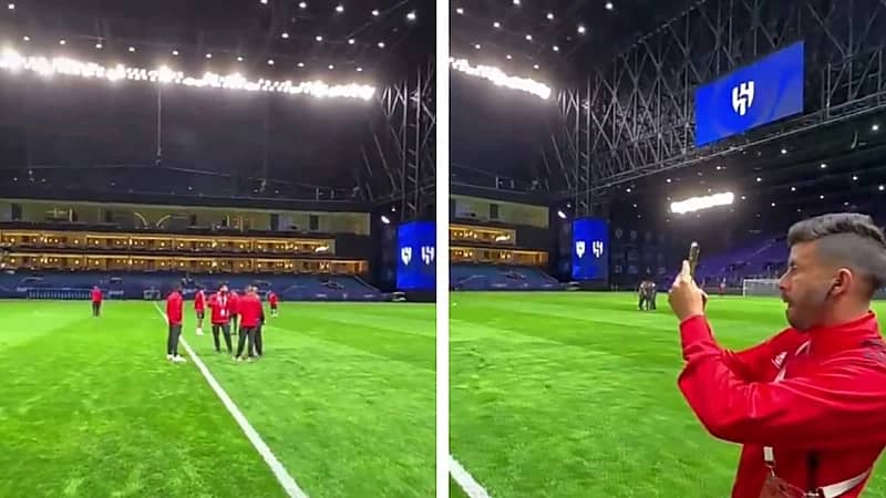 لاعب الرائد يلتقط صورة تذكارية لملعب المملكة أرينا .. فيديو
