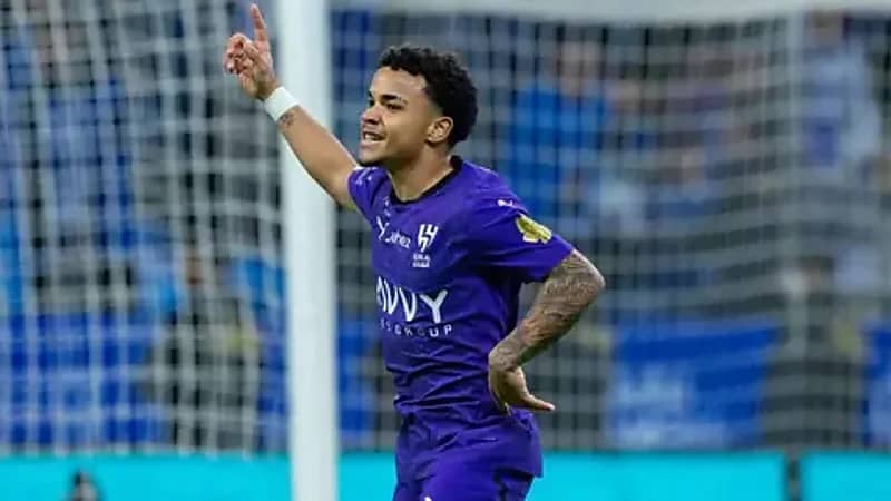 كايو يسخر من لاعب باختاكور .. فيديو