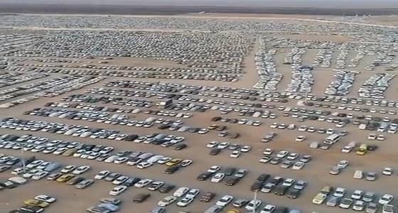 بالفيديو.. سيارات قبيلة قحطان تتضامن مع شيخ قبيلة " الهواجر "