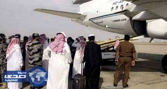 بالصور.. وصول جثمان الشهيد علاقي إلى مطار جازان