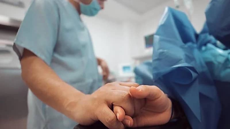 مها النمر: حضور الزوج مع زوجته في غرفة الولادة هو الداعم الأول لها