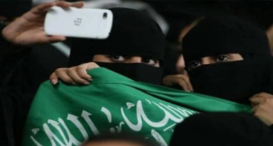 بعد حضور النساء مباراة الأهلي والباطن.. " الفيفا " : " نراكم مع الأخضر في روسيا "