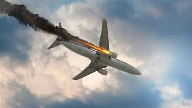 سقوط طائرة تدريب لبنانية في البحر