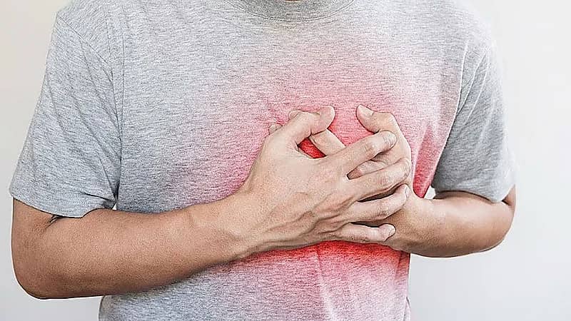 النمر: هبوط الأسهم يزيد من حدوث جلطات القلب في فئة المتأثرين