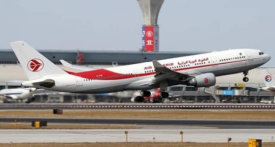 سرب طيور يُجبر طائرة جزائرية متجه إلى جدة على العودة لـ " بومدين "