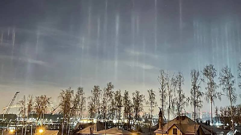 بالصور.. سكان موسكو يشهدون ظاهرة فلكية نادرة بسبب سوء الأحوال الجوية