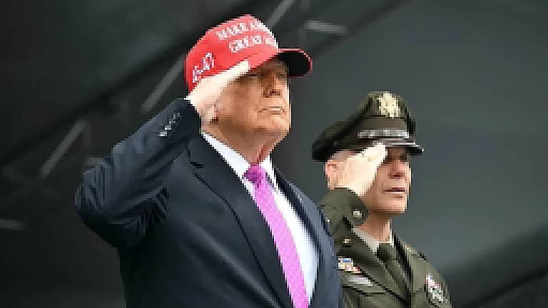 ترامب يأمر بنشر الحرس الوطني في لوس أنجلوس لمواجهة أعمال الشغب.. صور